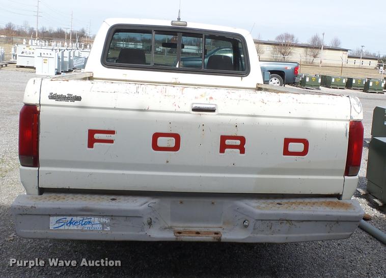 image for item K3393 1991 Ford F150 pickup truck