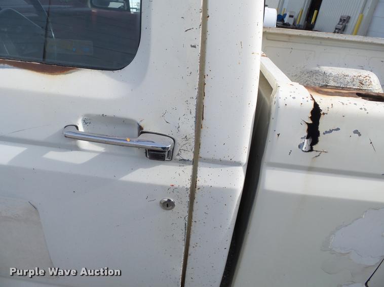 image for item K3393 1991 Ford F150 pickup truck