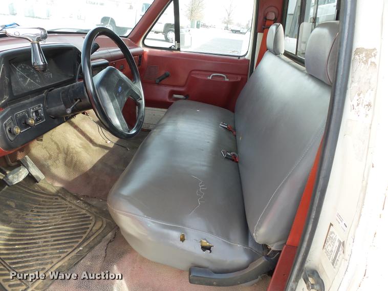 image for item K3393 1991 Ford F150 pickup truck