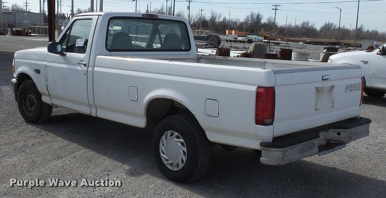 image for item K3394 1995 Ford F150 pickup truck