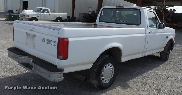 image for item K3394 1995 Ford F150 pickup truck