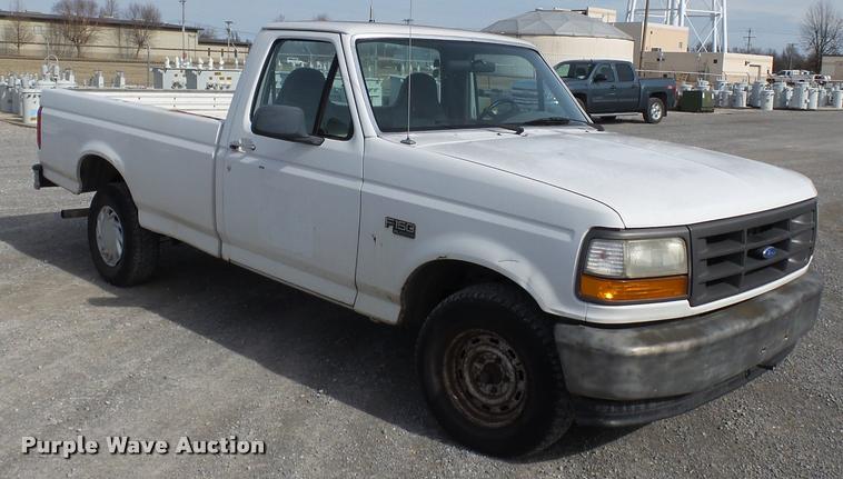 image for item K3394 1995 Ford F150 pickup truck