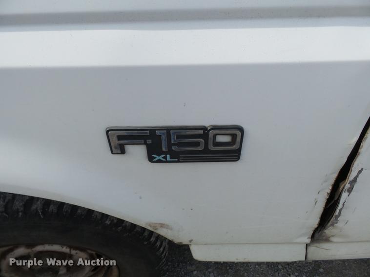 image for item K3394 1995 Ford F150 pickup truck