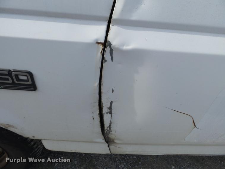 image for item K3394 1995 Ford F150 pickup truck