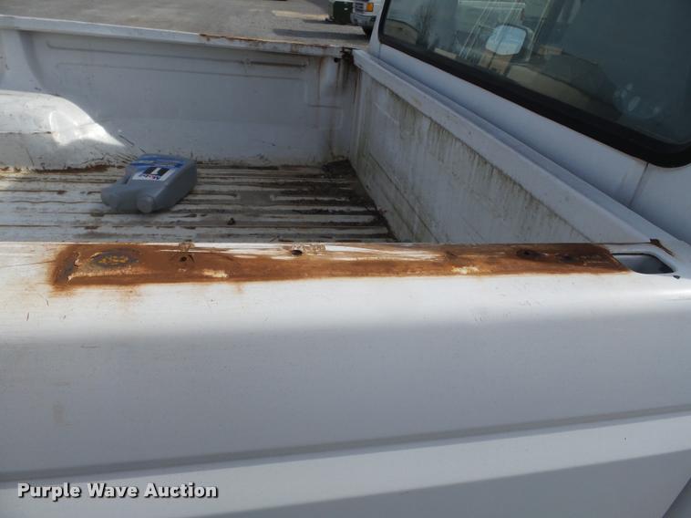 image for item K3394 1995 Ford F150 pickup truck