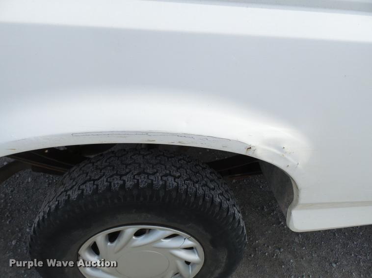 image for item K3394 1995 Ford F150 pickup truck