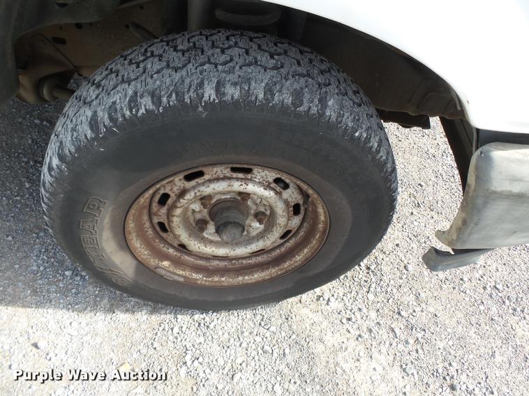 image for item K3394 1995 Ford F150 pickup truck