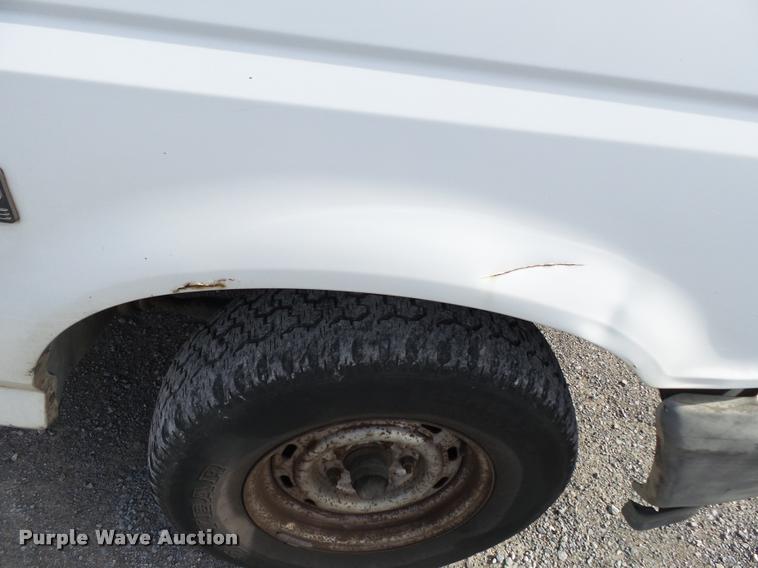 image for item K3394 1995 Ford F150 pickup truck
