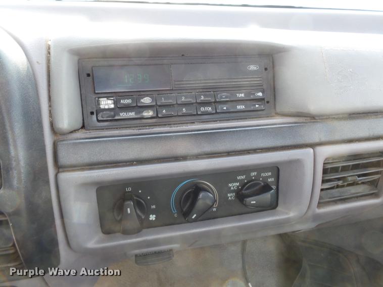 image for item K3394 1995 Ford F150 pickup truck