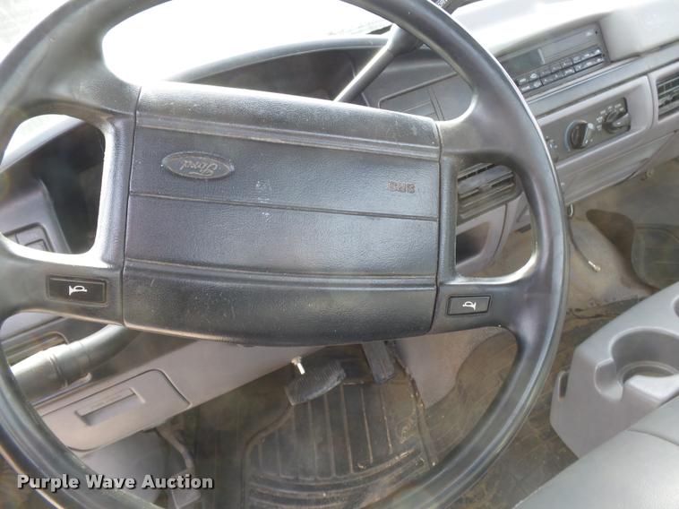 image for item K3394 1995 Ford F150 pickup truck