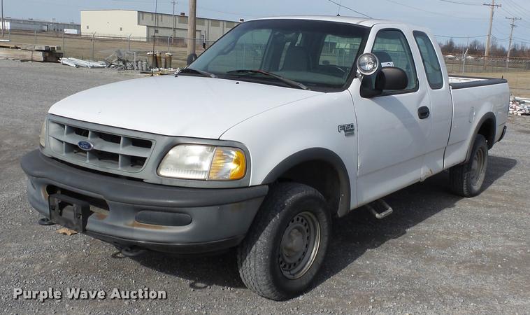 image for item K3395 1998 Ford F150 SuperCab pickup truck