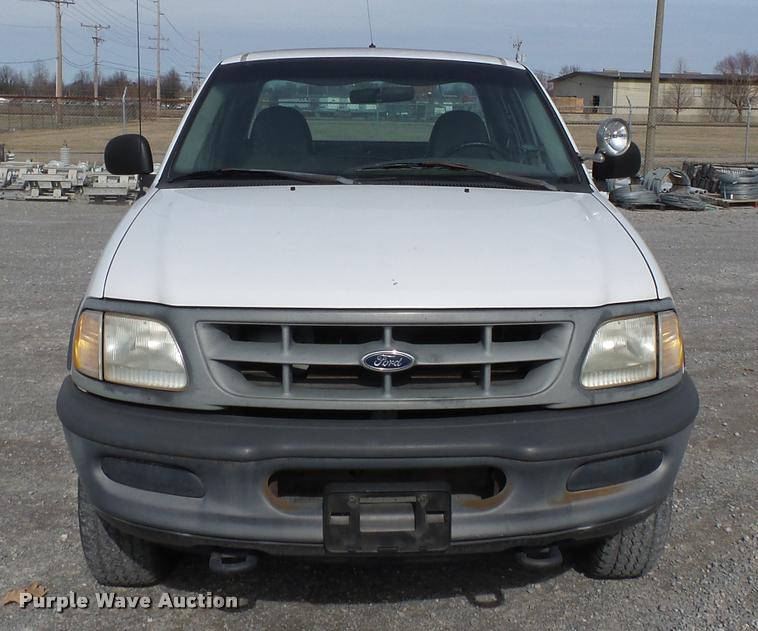 image for item K3395 1998 Ford F150 SuperCab pickup truck