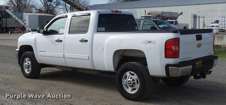 image for item K3399 2013 Chevrolet Silverado 2500HD Crew Cab pickup truck