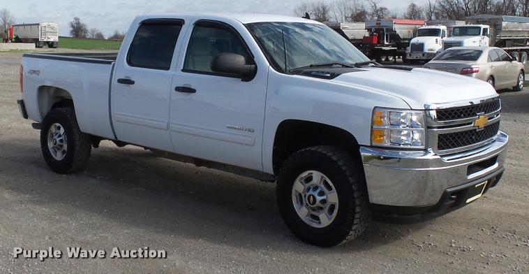 image for item K3399 2013 Chevrolet Silverado 2500HD Crew Cab pickup truck
