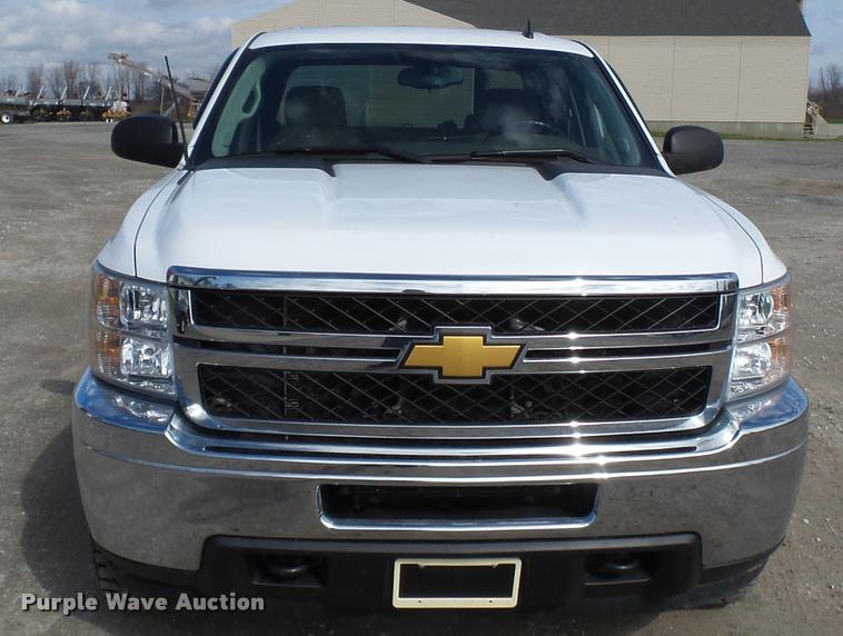 image for item K3399 2013 Chevrolet Silverado 2500HD Crew Cab pickup truck