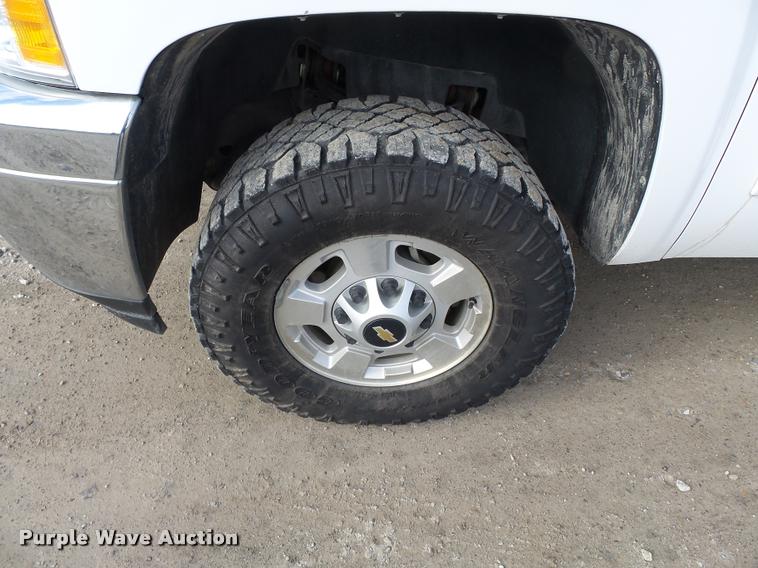 image for item K3399 2013 Chevrolet Silverado 2500HD Crew Cab pickup truck
