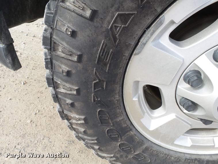 image for item K3399 2013 Chevrolet Silverado 2500HD Crew Cab pickup truck