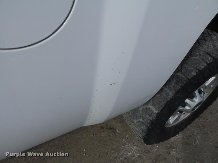 image for item K3399 2013 Chevrolet Silverado 2500HD Crew Cab pickup truck