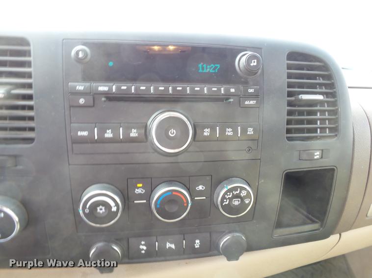 image for item K3399 2013 Chevrolet Silverado 2500HD Crew Cab pickup truck