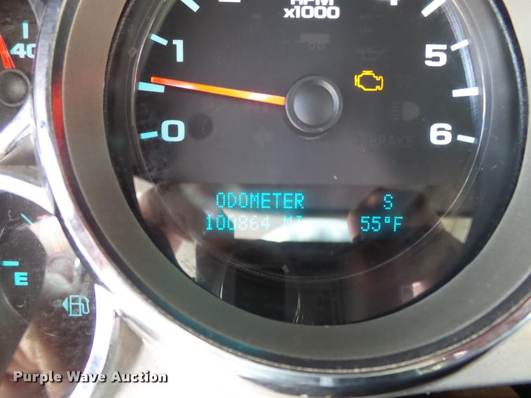 image for item K3399 2013 Chevrolet Silverado 2500HD Crew Cab pickup truck