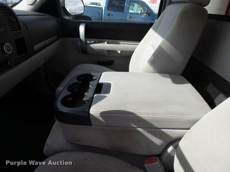 image for item K3400 2009 Chevrolet Silverado 2500HD pickup truck