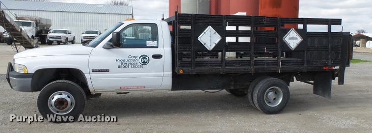 image for item K3401 2001 Dodge Ram 3500 flatbed pickup truck