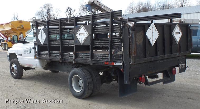 image for item K3401 2001 Dodge Ram 3500 flatbed pickup truck