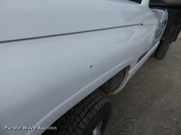 image for item K3401 2001 Dodge Ram 3500 flatbed pickup truck