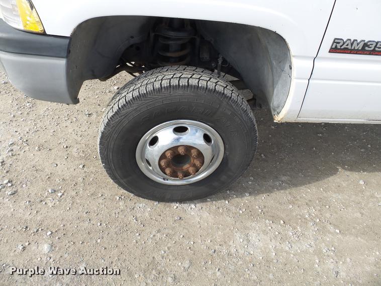 image for item K3401 2001 Dodge Ram 3500 flatbed pickup truck