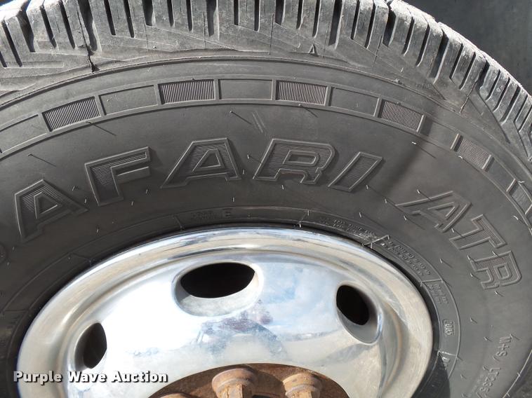 image for item K3401 2001 Dodge Ram 3500 flatbed pickup truck