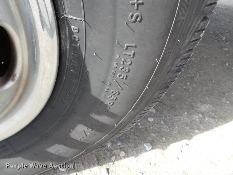 image for item K3401 2001 Dodge Ram 3500 flatbed pickup truck