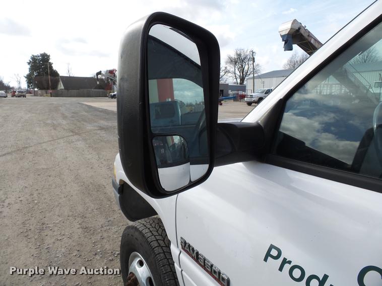 image for item K3401 2001 Dodge Ram 3500 flatbed pickup truck