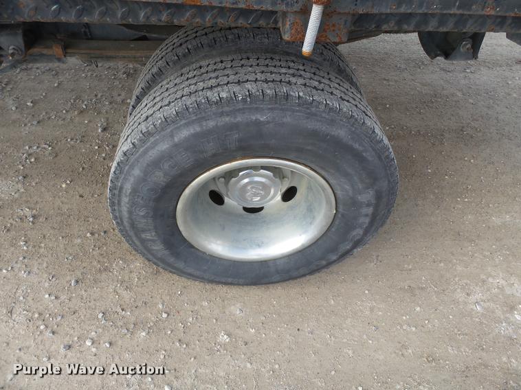 image for item K3401 2001 Dodge Ram 3500 flatbed pickup truck