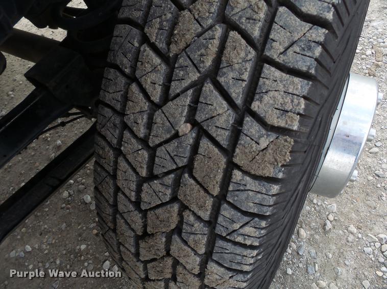 image for item K3401 2001 Dodge Ram 3500 flatbed pickup truck