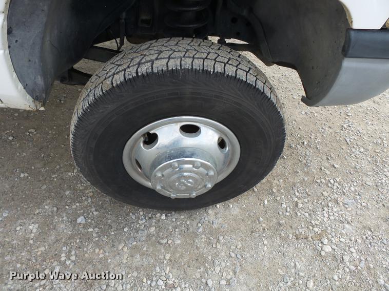 image for item K3401 2001 Dodge Ram 3500 flatbed pickup truck