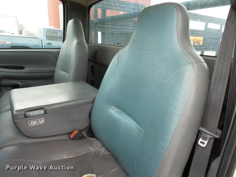 image for item K3401 2001 Dodge Ram 3500 flatbed pickup truck