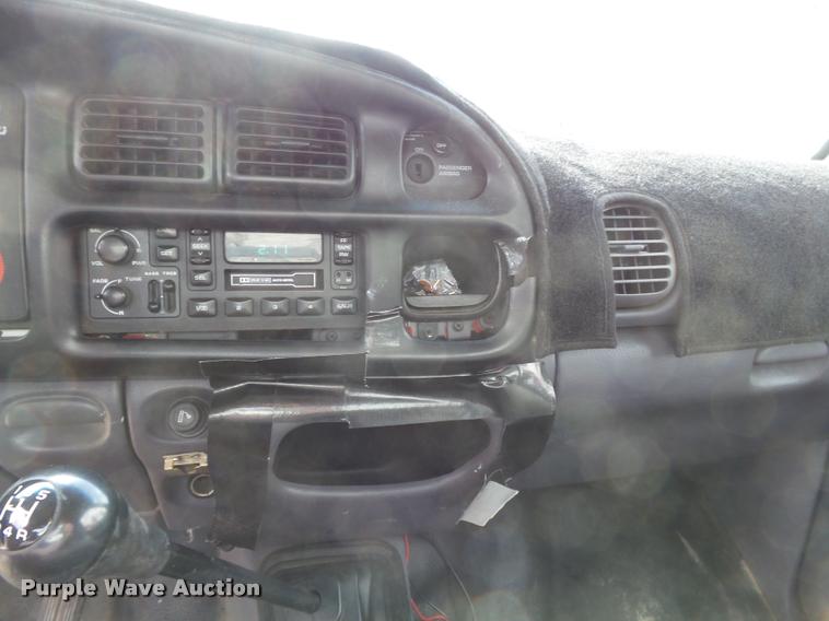 image for item K3401 2001 Dodge Ram 3500 flatbed pickup truck