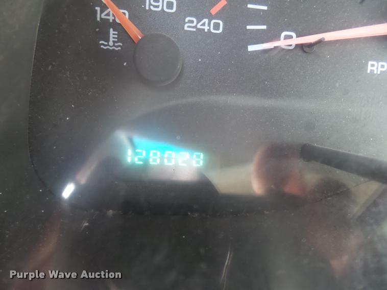 image for item K3401 2001 Dodge Ram 3500 flatbed pickup truck