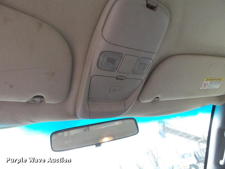 image for item K3401 2001 Dodge Ram 3500 flatbed pickup truck