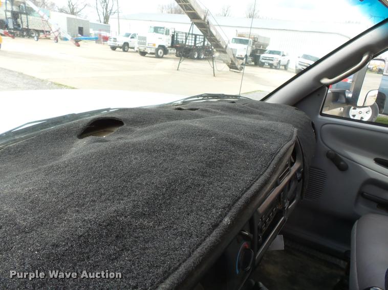 image for item K3401 2001 Dodge Ram 3500 flatbed pickup truck