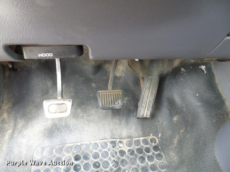 image for item K3401 2001 Dodge Ram 3500 flatbed pickup truck