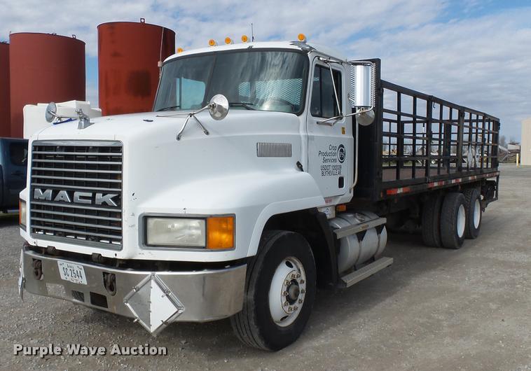 image for item K3402 1998 Mack CH613 flatbed truck