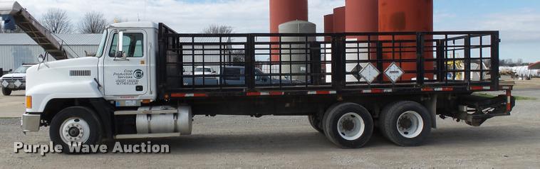 image for item K3402 1998 Mack CH613 flatbed truck