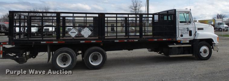 image for item K3402 1998 Mack CH613 flatbed truck