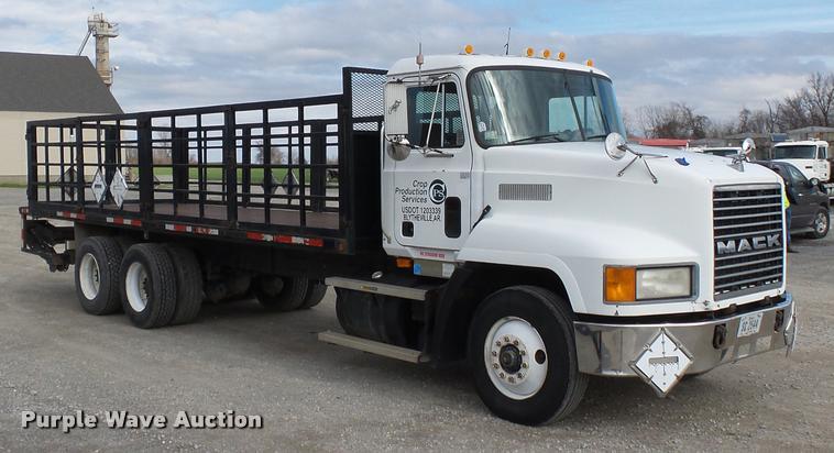 image for item K3402 1998 Mack CH613 flatbed truck
