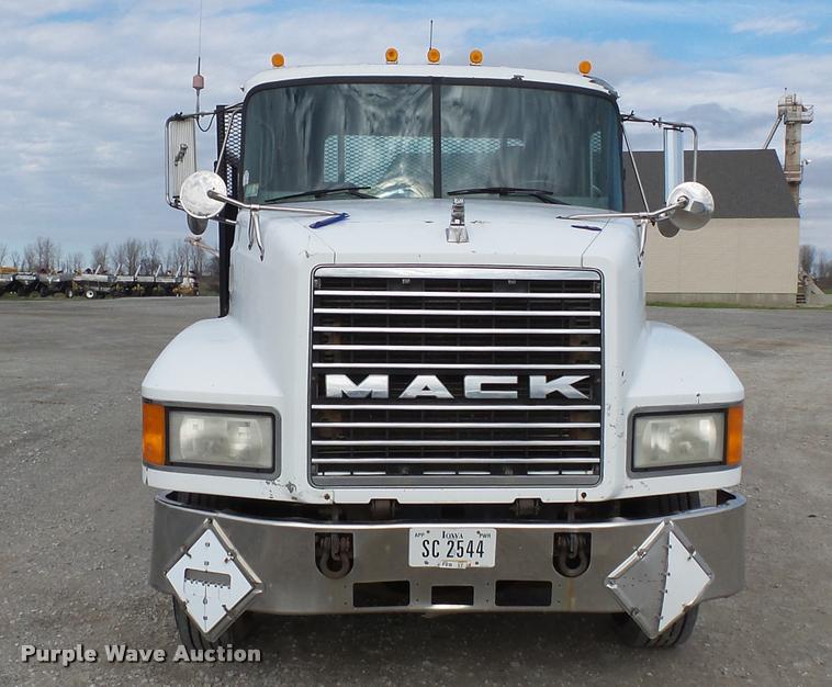 image for item K3402 1998 Mack CH613 flatbed truck