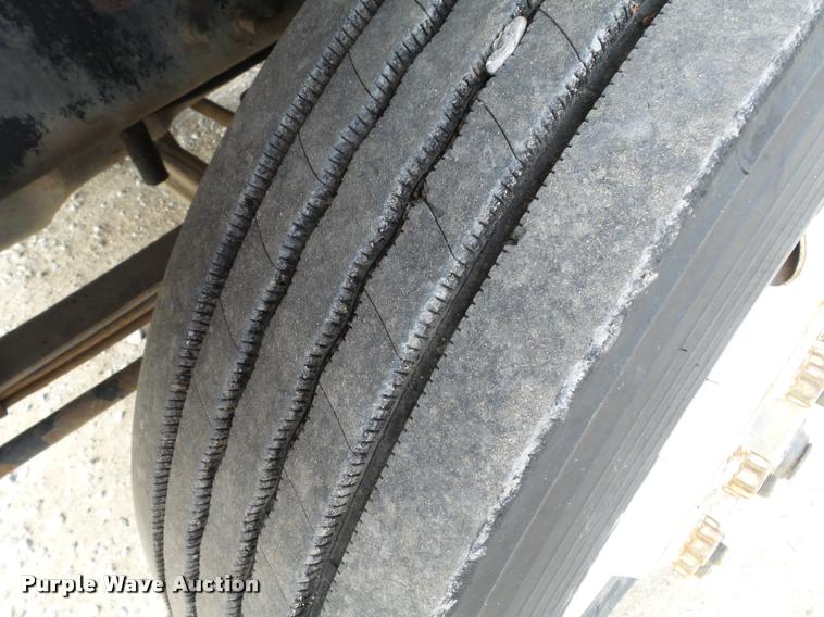 image for item K3402 1998 Mack CH613 flatbed truck