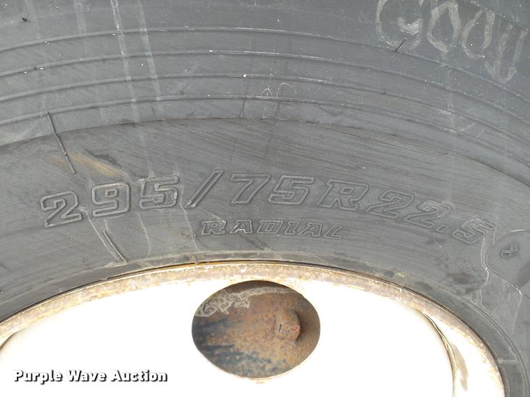 image for item K3402 1998 Mack CH613 flatbed truck