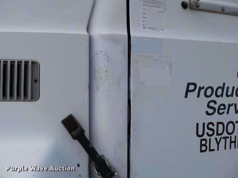 image for item K3402 1998 Mack CH613 flatbed truck