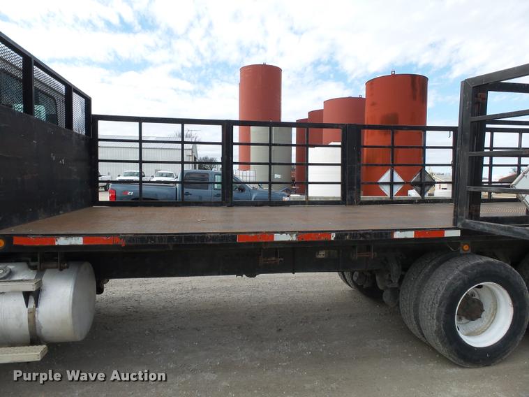 image for item K3402 1998 Mack CH613 flatbed truck